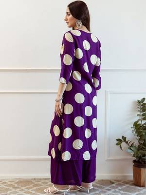 Women Printed Regular Thread Work Kurta with Palazzos 4