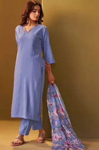 Women Floral Regular Kurta with Trousers & With Dupatta