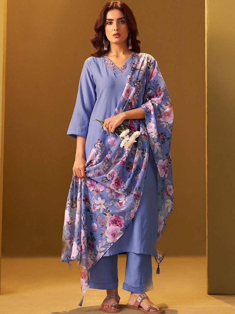 Women Floral Regular Kurta with Trousers & With Dupatta