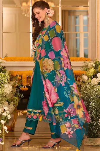 Women Floral Embroidered Regular Mirror Work Kurta with Trousers & With Dupatta