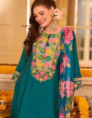 Women Floral Embroidered Regular Mirror Work Kurta with Trousers & With Dupatta 5