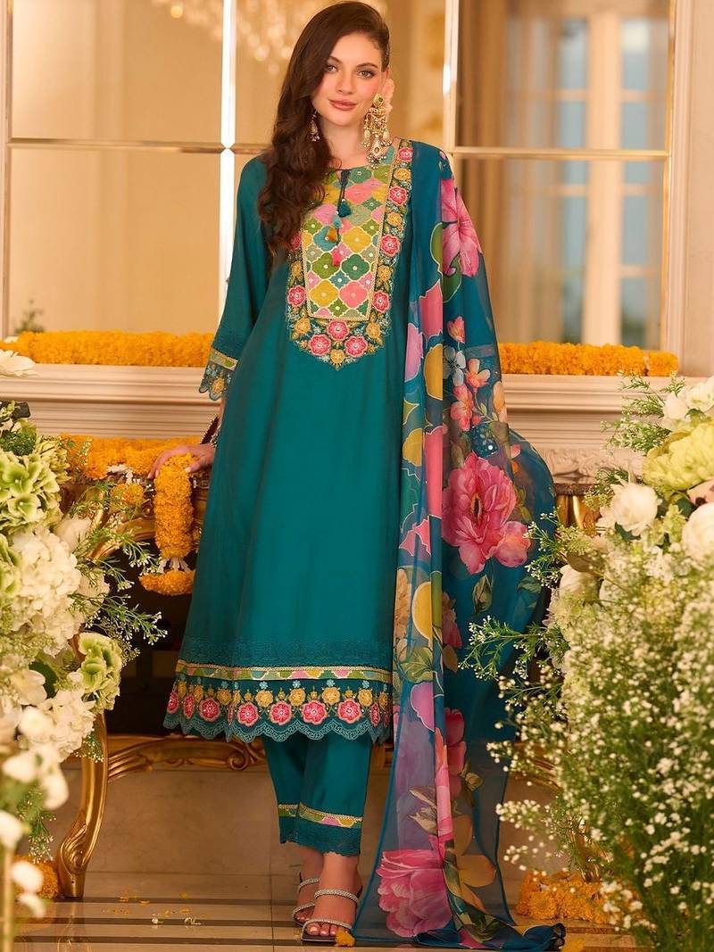 Women Floral Embroidered Regular Mirror Work Kurta with Trousers & With Dupatta