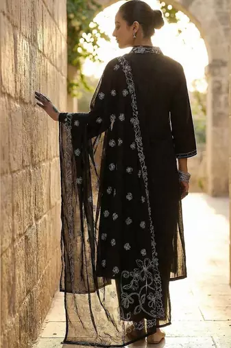 Women Floral Embroidered Regular Thread Work Pure Cotton Kurta with Trousers & With Dupatta