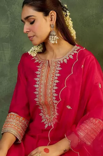 Women Ethnic Motifs Embroidered Regular Kurta with Trousers & With Dupatta