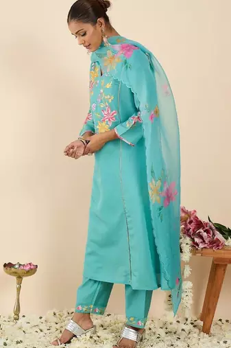 Women Floral Embroidered Regular Thread Work Kurta with Trousers & With Dupatta