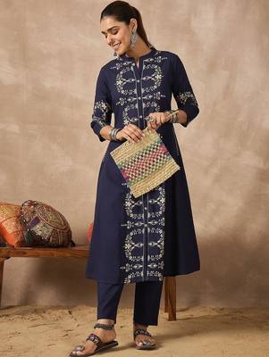 Women Ethnic Motifs Printed Regular Pure Cotton Kurta with Trousers 3