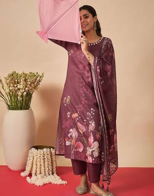 Women Floral Printed Regular Thread Work Linen Kurta with Trousers & With Dupatta 3