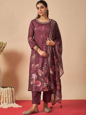 Women Floral Printed Regular Thread Work Linen Kurta with Trousers & With Dupatta 5
