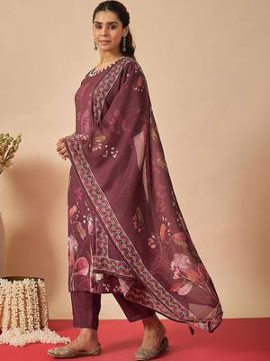 Women Floral Printed Regular Thread Work Linen Kurta with Trousers & With Dupatta 6