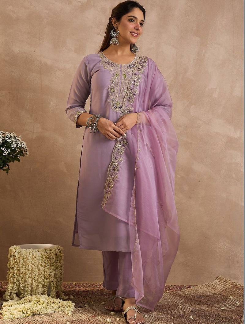 Women Paisley Embroidered Regular Liva Kurta with Trousers & With Dupatta