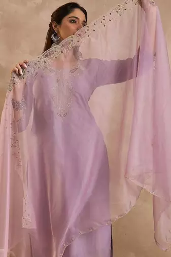 Women Paisley Embroidered Regular Liva Kurta with Trousers & With Dupatta