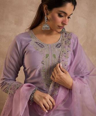 Women Paisley Embroidered Regular Liva Kurta with Trousers & With Dupatta 5