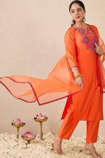 Women Ethnic Motifs Embroidered Regular Mirror Work Liva Kurta with Trousers & With Dupatta