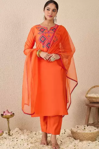 Women Ethnic Motifs Embroidered Regular Mirror Work Liva Kurta with Trousers & With Dupatta