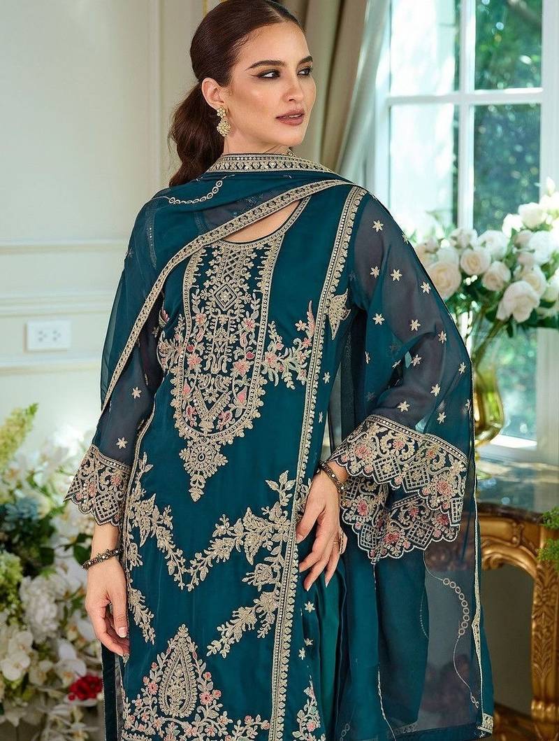Women Ethnic Motifs Embroidered Regular Kurta with Trousers & With Dupatta