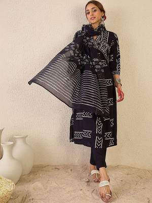 Women Printed Empire Thread Work Pure Cotton Kurta with Trousers & With Dupatta 6