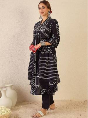 Women Printed Empire Thread Work Pure Cotton Kurta with Trousers & With Dupatta 7