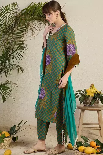 Women Floral Printed Regular Beads and Stones Pure Cotton Kurta with Trousers & With Dupatta