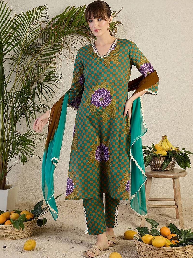 Women Floral Printed Regular Beads and Stones Pure Cotton Kurta with Trousers & With Dupatta