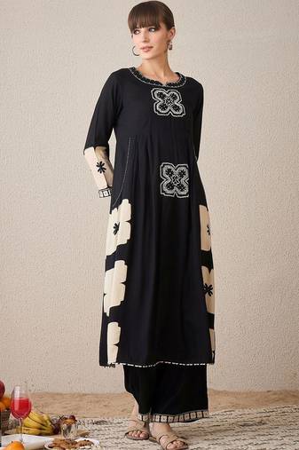 Women Floral Embroidered Regular Sequinned Kurta with Palazzos