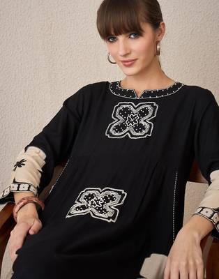 Women Floral Embroidered Regular Sequinned Kurta with Palazzos 2