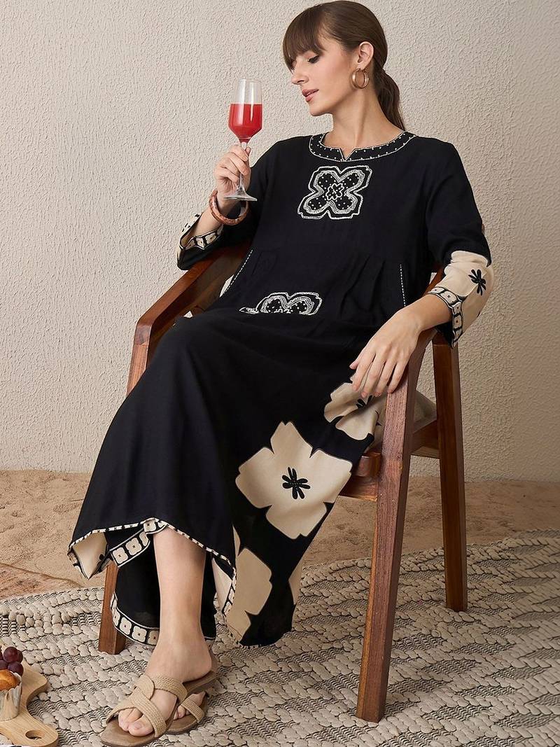 Women Floral Embroidered Regular Sequinned Kurta with Palazzos