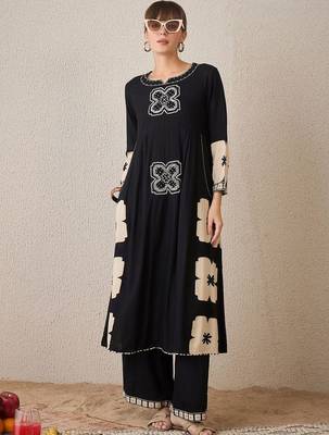 Women Floral Embroidered Regular Sequinned Kurta with Palazzos 4