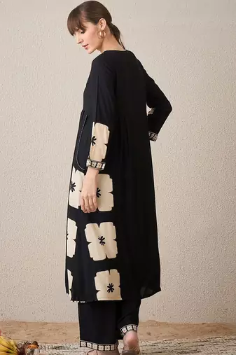 Women Floral Embroidered Regular Sequinned Kurta with Palazzos