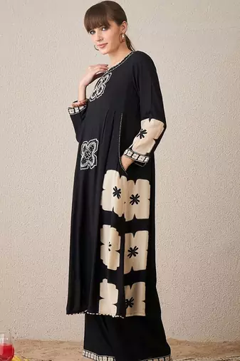 Women Floral Embroidered Regular Sequinned Kurta with Palazzos