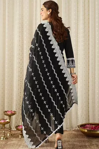 Women Ethnic Motifs Embroidered Regular Thread Work Pure Cotton Kurta with Trousers & With Dupatta
