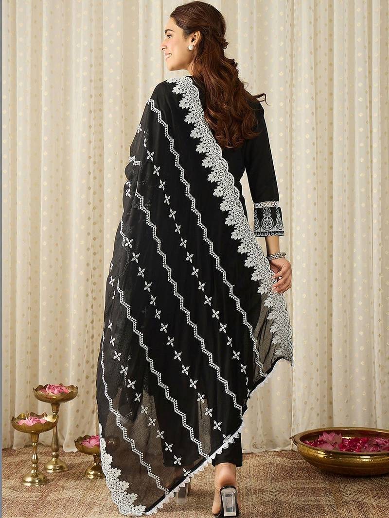 Women Ethnic Motifs Embroidered Regular Thread Work Pure Cotton Kurta with Trousers & With Dupatta