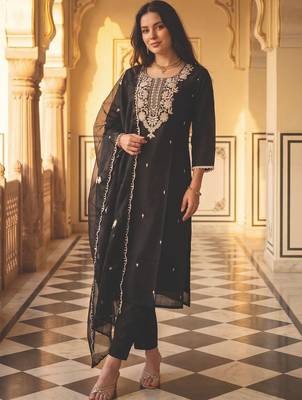 Women Ethnic Motifs Embroidered Regular Thread Work Kurta with Trousers & With Dupatta 3