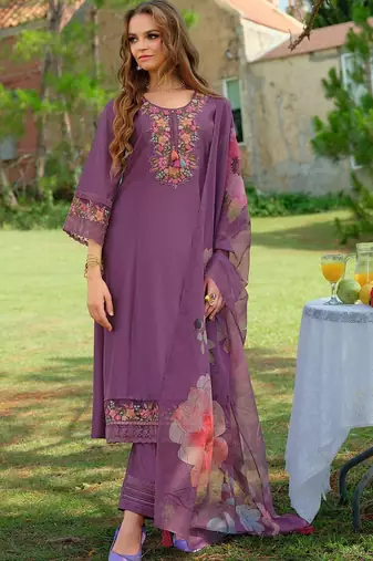 Women Floral Embroidered Regular Thread Work Liva Kurta with Trousers & With Dupatta