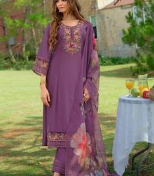 Women Floral Embroidered Regular Thread Work Liva Kurta with Trousers & With Dupatta