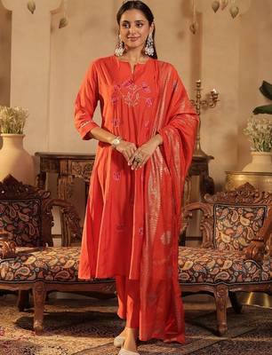 Women Floral Embroidered Panelled Thread Work Kurta with Trousers & With Dupatta 1