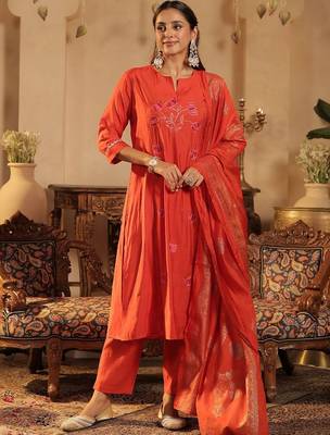 Women Floral Embroidered Panelled Thread Work Kurta with Trousers & With Dupatta 2