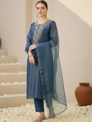Women Ethnic Motifs Embroidered Regular Liva Kurta with Trousers & With Dupatta 1