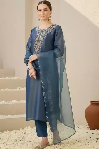Women Ethnic Motifs Embroidered Regular Liva Kurta with Trousers & With Dupatta