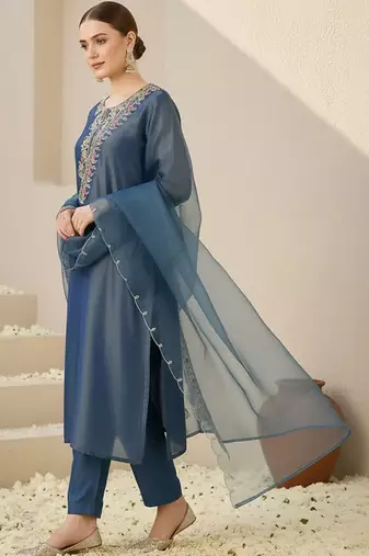 Women Ethnic Motifs Embroidered Regular Liva Kurta with Trousers & With Dupatta
