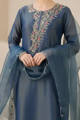 Women Ethnic Motifs Embroidered Regular Liva Kurta with Trousers & With Dupatta