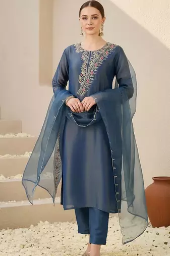 Women Ethnic Motifs Embroidered Regular Liva Kurta with Trousers & With Dupatta