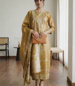 Women Regular Kurta with Trousers & With Dupatta