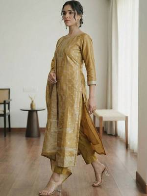 Women Regular Kurta with Trousers & With Dupatta 3