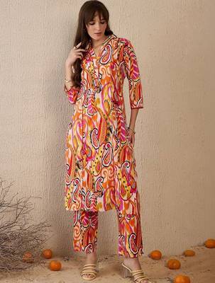 Women Paisley Printed Panelled Pure Cotton Kurta with Trousers 1