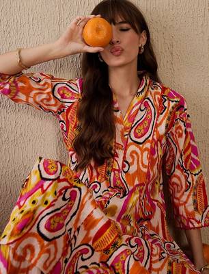 Women Paisley Printed Panelled Pure Cotton Kurta with Trousers 4
