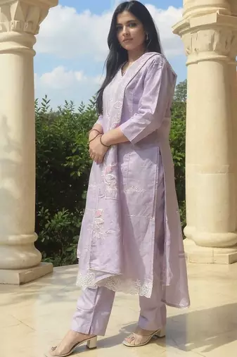 Women Floral Embroidered Regular Sequinned Pure Cotton Kurta with Trousers & With Dupatta