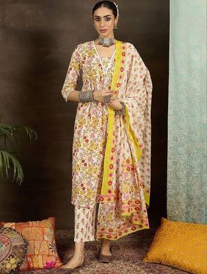 Women Floral Printed Pleated Pure Cotton Kurta with Palazzos & With Dupatta 6