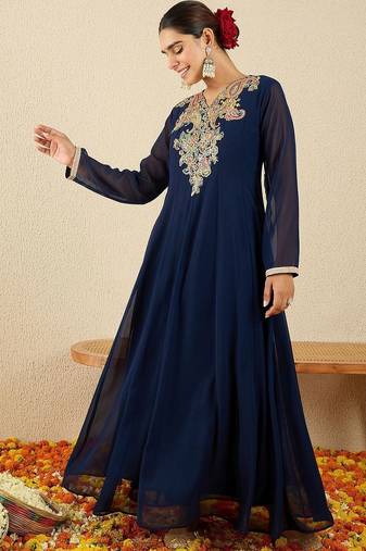 Women Paisley Embroidered Regular Kurta with Trousers