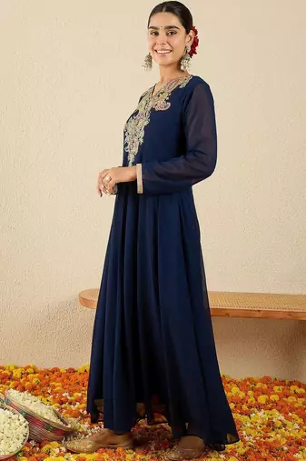 Women Paisley Embroidered Regular Kurta with Trousers