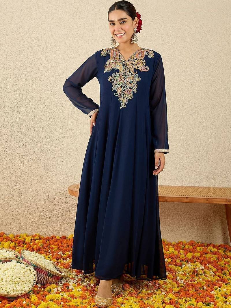 Women Paisley Embroidered Regular Kurta with Trousers